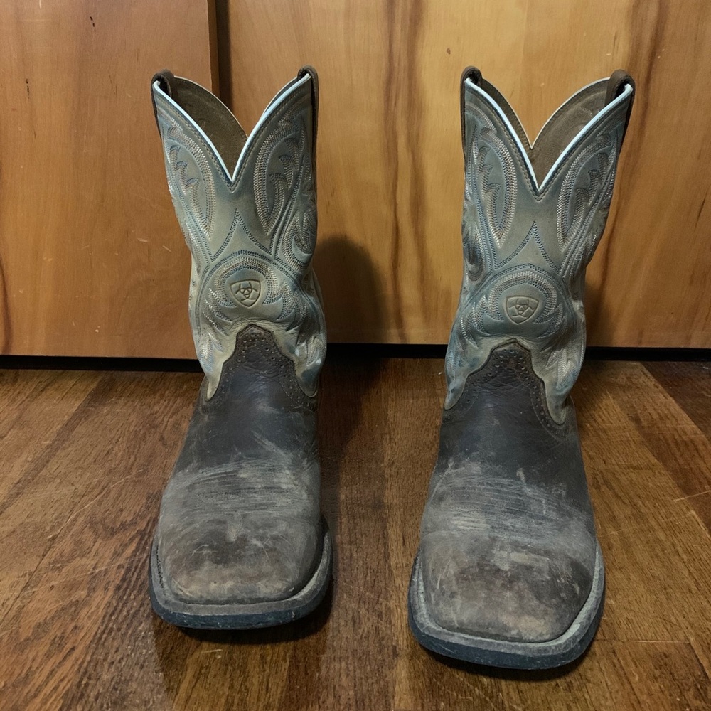 Ariat cowboy boots